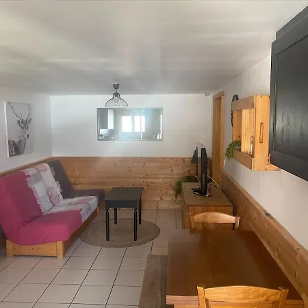 Dans Les Aravis, Proche Du Grand Bornand Et De La Clusaz * Entremont